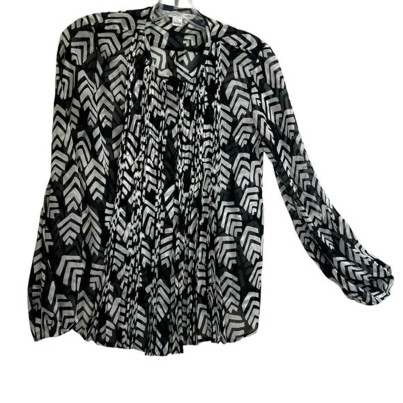 DVF Silk Floral Blouse Pleated Lightweight Button Up Pin Tuck Flowy Fairy Top 4 - Picture 1 of 16